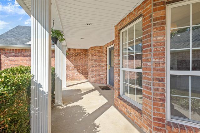 6219 W Southgate Court, Rogers, AR 72758