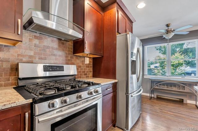 3 Drake Lane, Kings Park, NY 11754