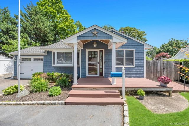 3 Drake Lane, Kings Park, NY 11754