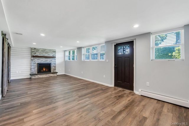3 Drake Lane, Kings Park, NY 11754