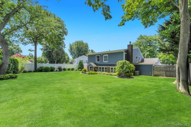 3 Drake Lane, Kings Park, NY 11754