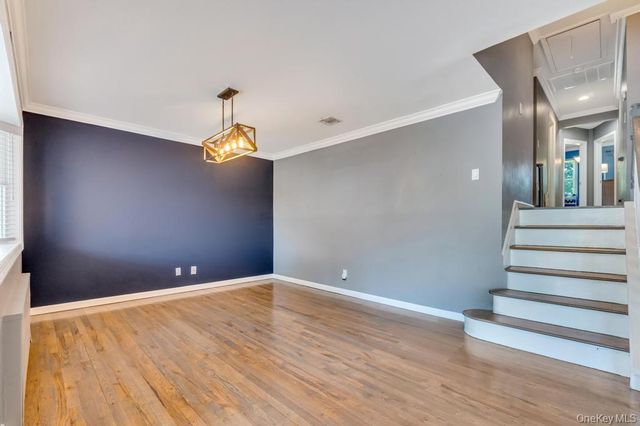3 Drake Lane, Kings Park, NY 11754