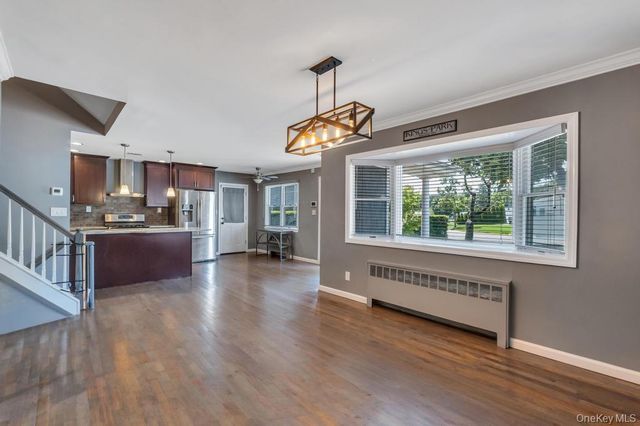 3 Drake Lane, Kings Park, NY 11754