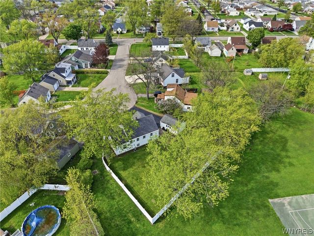 9 Willow Court, Cheektowaga, NY 14225