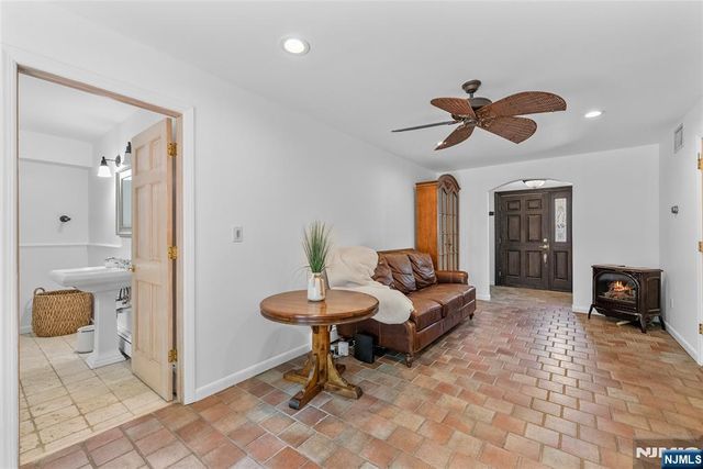 322 Scharer Avenue, Northvale, NJ 07647