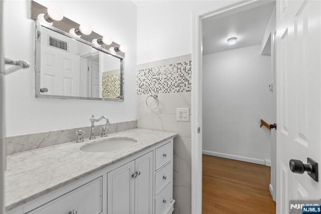 322 Scharer Avenue, Northvale, NJ 07647