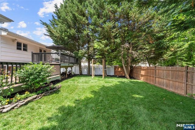 322 Scharer Avenue, Northvale, NJ 07647