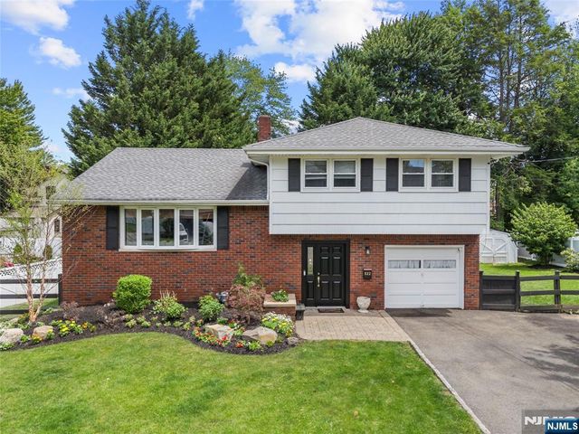 322 Scharer Avenue, Northvale, NJ 07647