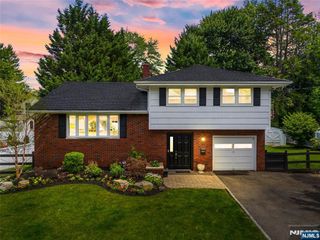 322 Scharer Avenue, Northvale, NJ 07647