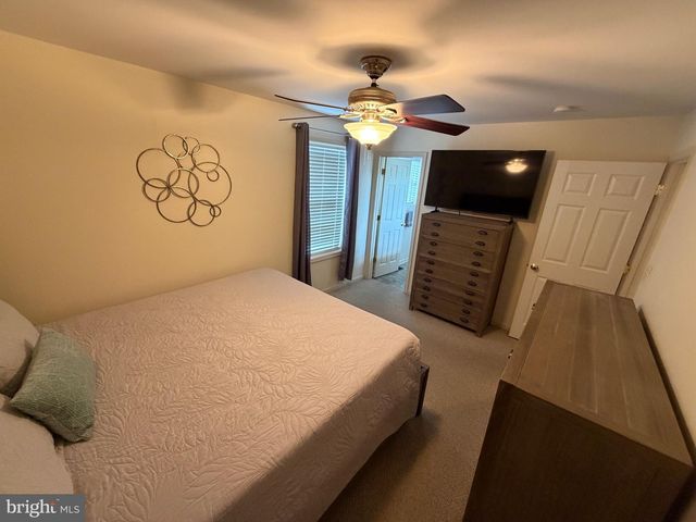 852 BRISTOL DRIVE, Greencastle, PA 17225