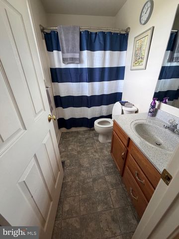 852 BRISTOL DRIVE, Greencastle, PA 17225