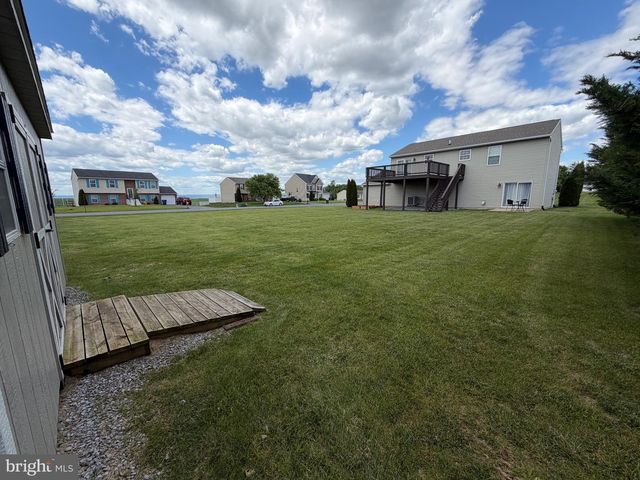 852 BRISTOL DRIVE, Greencastle, PA 17225