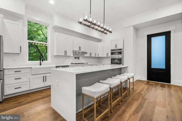 811 SLIGO CREEK PKWY, Takoma Park, MD 20912