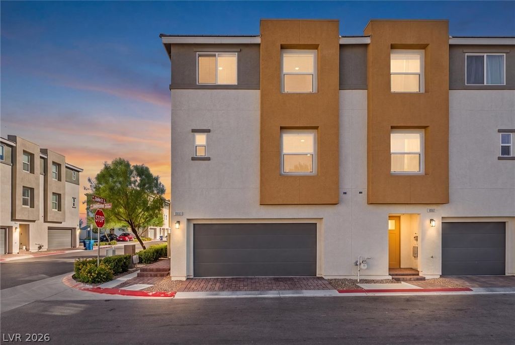 10059 Dazzling Sunrays Avenue, Las Vegas, NV 89129 — photo 4