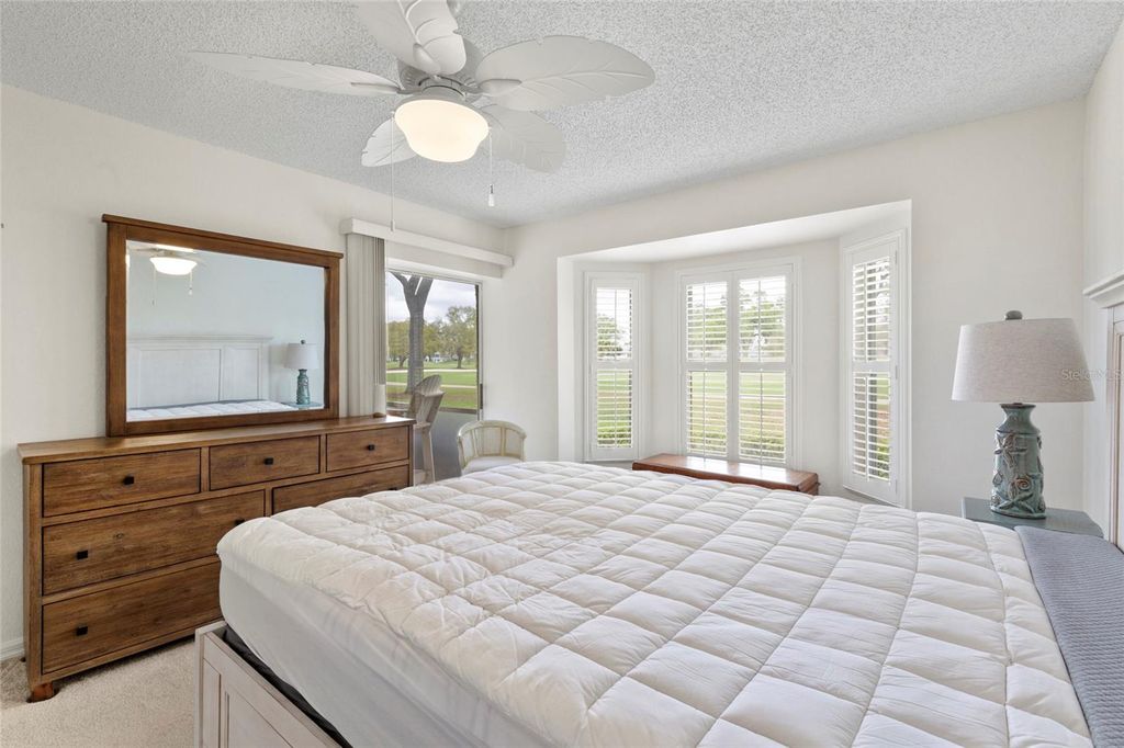 Image 9 of property listing at 6611 STONE RIVER ROAD 102, Bradenton, FL 34203