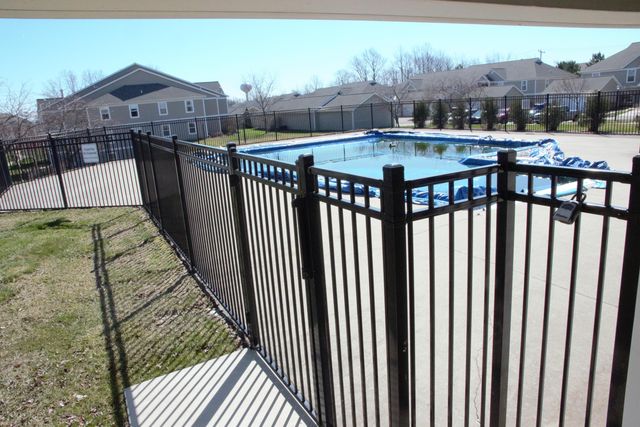 1376 Heatherwood Lane, Ann Arbor, MI 48108