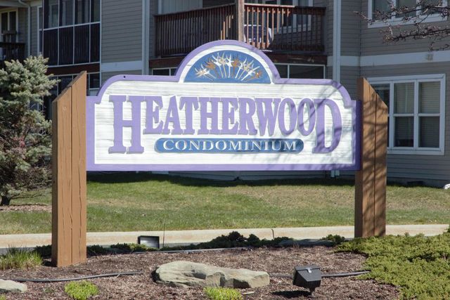 1376 Heatherwood Lane, Ann Arbor, MI 48108