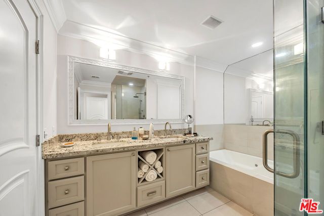 1040 4TH Street 204, Santa Monica, CA 90403