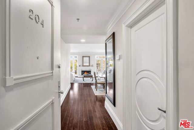 1040 4TH Street 204, Santa Monica, CA 90403