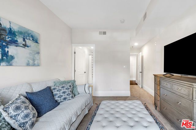 1040 4TH Street 204, Santa Monica, CA 90403