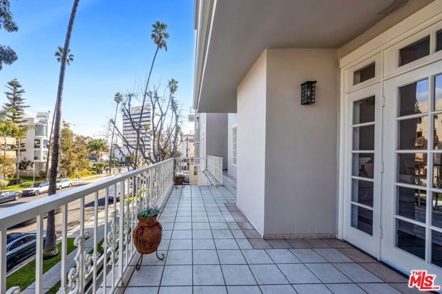 1040 4TH Street 204, Santa Monica, CA 90403