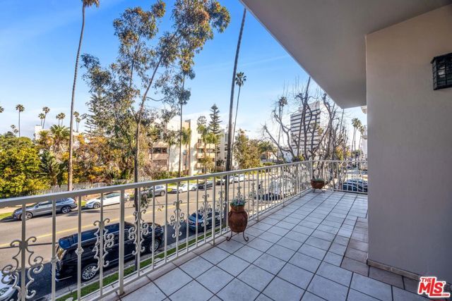 1040 4TH Street 204, Santa Monica, CA 90403