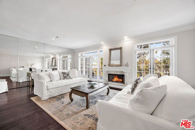 1040 4TH Street 204, Santa Monica, CA 90403