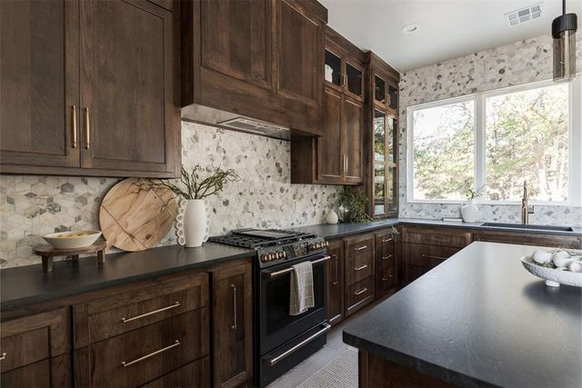 7225 Sunset Sail Avenue, Edmond, OK 73034