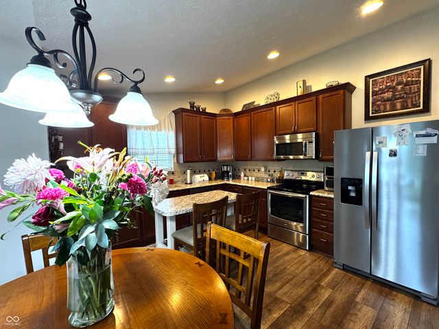 2275 Spring Dipper Drive, Greenfield, IN 46140