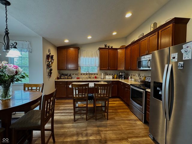 2275 Spring Dipper Drive, Greenfield, IN 46140