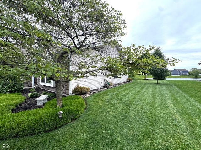 2275 Spring Dipper Drive, Greenfield, IN 46140