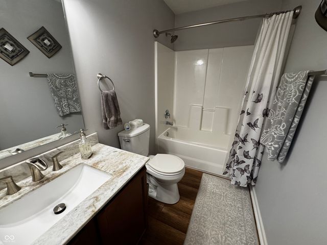 2275 Spring Dipper Drive, Greenfield, IN 46140