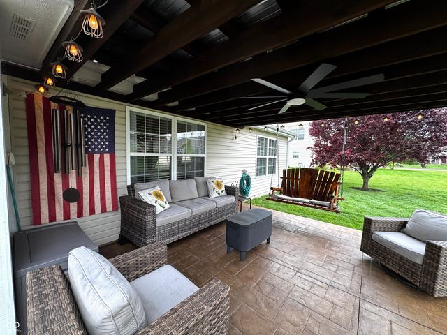2275 Spring Dipper Drive, Greenfield, IN 46140