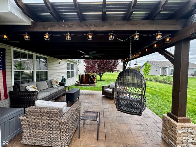 2275 Spring Dipper Drive, Greenfield, IN 46140