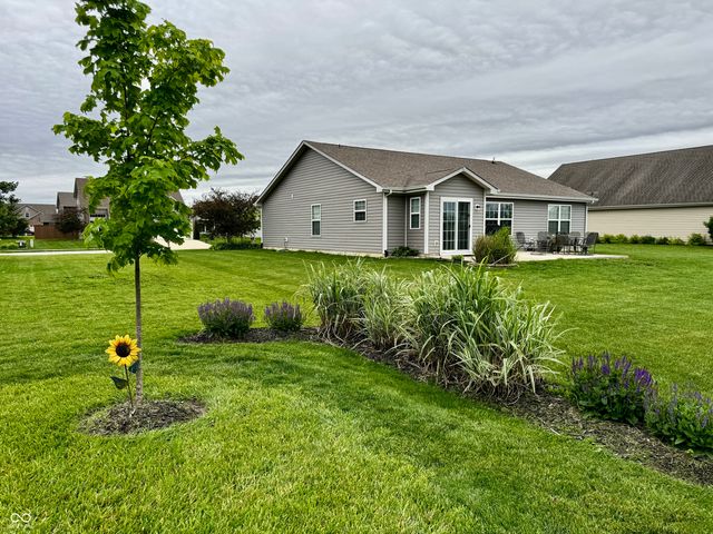 2275 Spring Dipper Drive, Greenfield, IN 46140