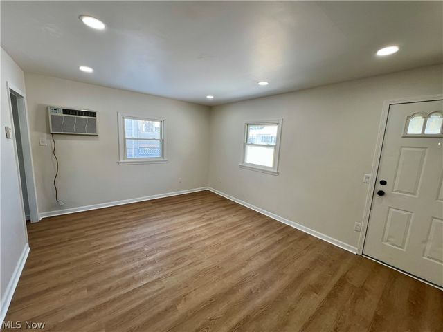 350 Concord Avenue, Elyria, OH 44035