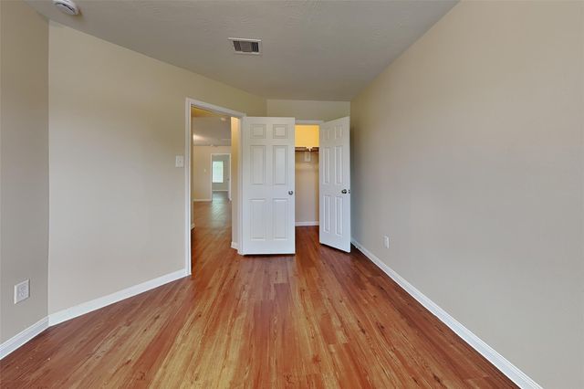 15458 Bammel Oaks Court, Houston, TX 77014