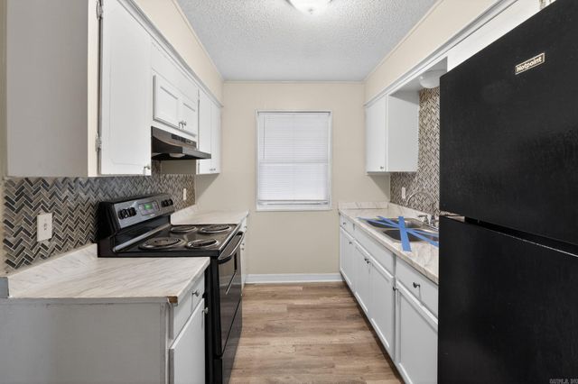 6 Wagon Circle, Little Rock, AR 72209