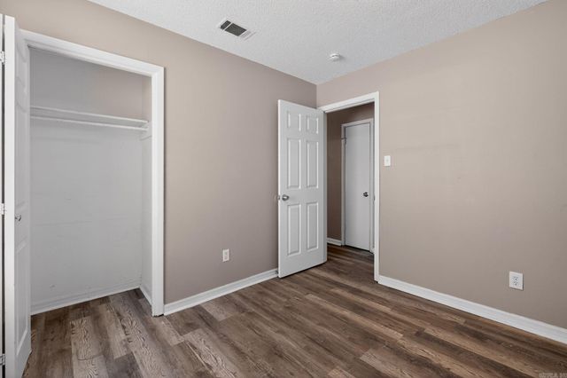 6 Wagon Circle, Little Rock, AR 72209