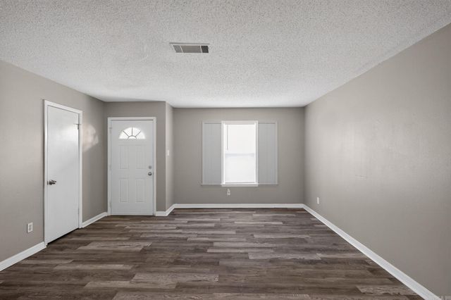 6 Wagon Circle, Little Rock, AR 72209