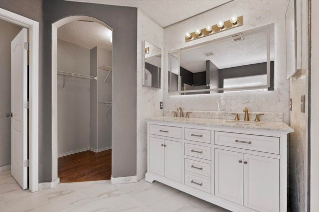 10628 Walnut Canyon Road SW, Albuquerque, NM 87121