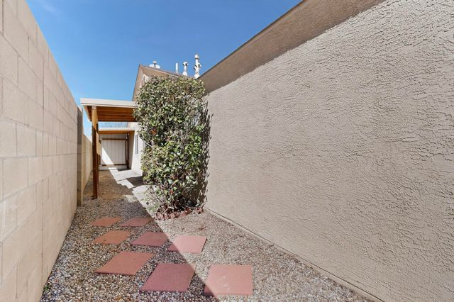 10628 Walnut Canyon Road SW, Albuquerque, NM 87121