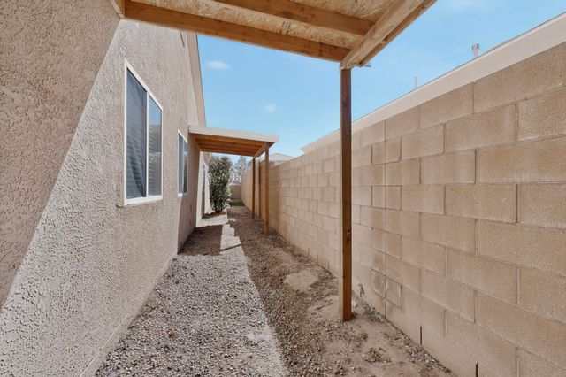 10628 Walnut Canyon Road SW, Albuquerque, NM 87121