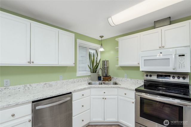 1717 S F Street, Port Angeles, WA 98363