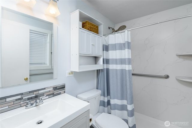 1717 S F Street, Port Angeles, WA 98363