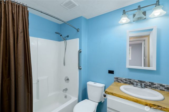 1717 S F Street, Port Angeles, WA 98363