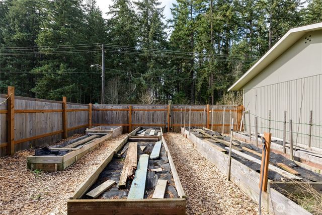 1717 S F Street, Port Angeles, WA 98363