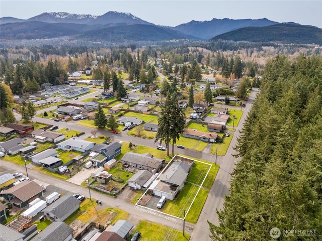 1717 S F Street, Port Angeles, WA 98363