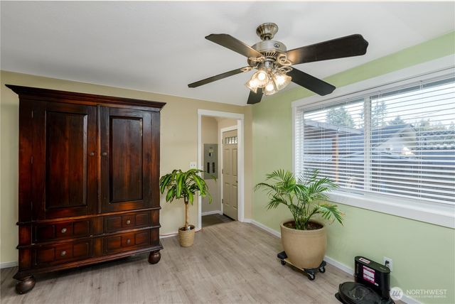 1717 S F Street, Port Angeles, WA 98363