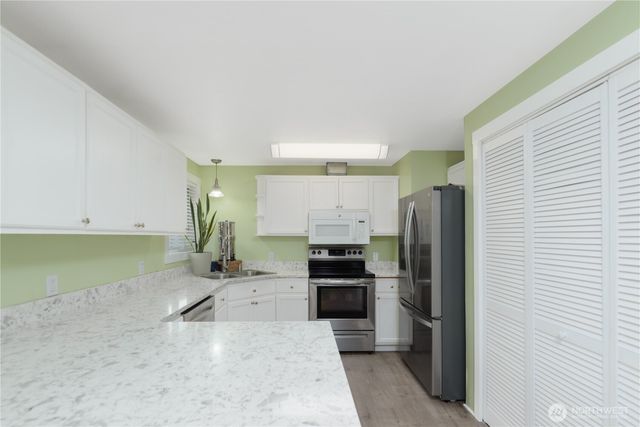 1717 S F Street, Port Angeles, WA 98363